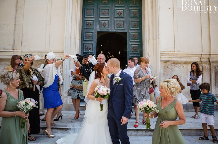 Tips for choosing a destination wedding dress